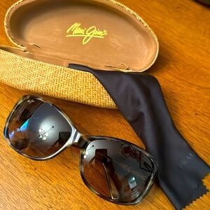 Maui Jim sunglasses - like new excellent condition